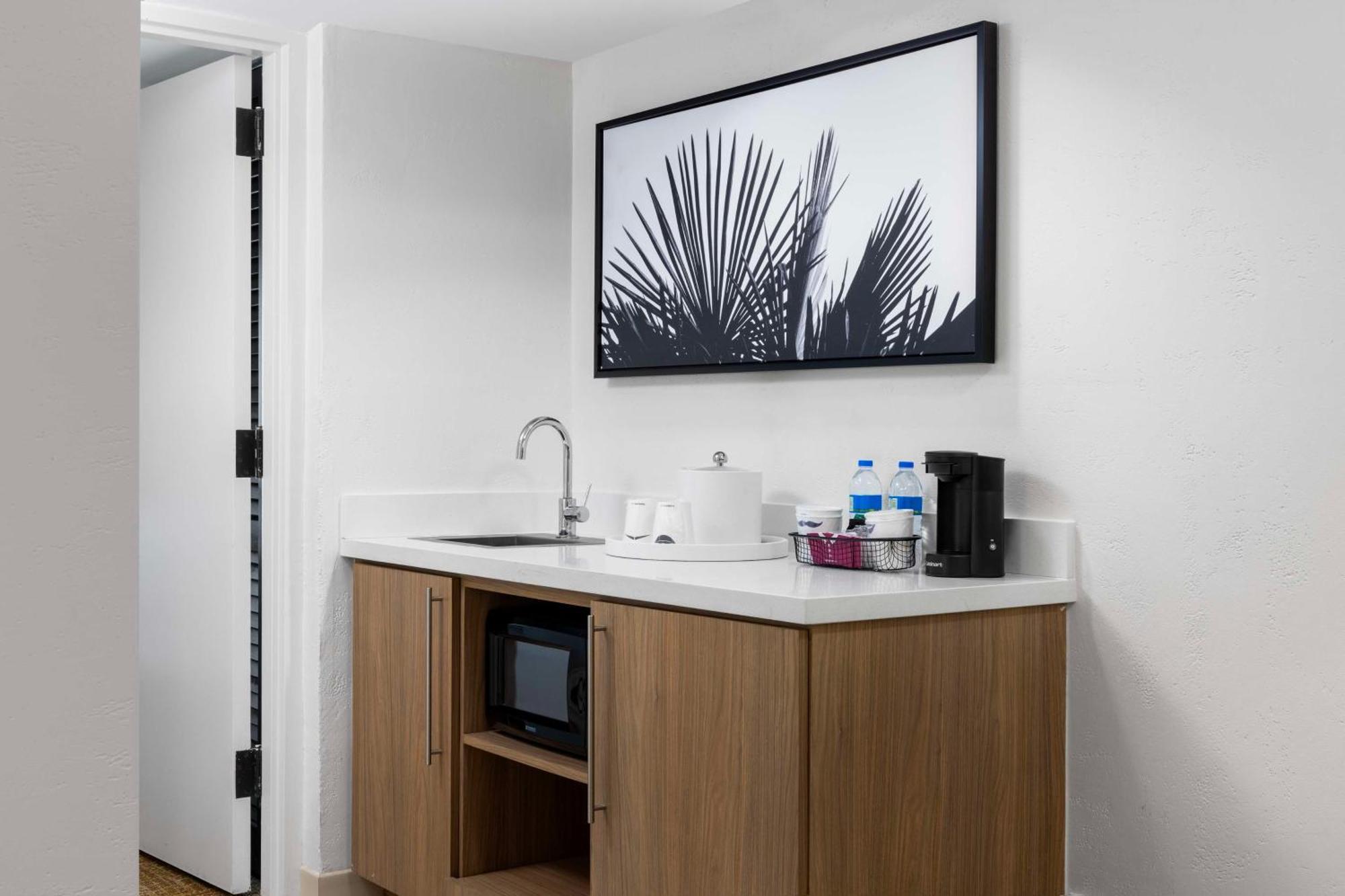 Hampton Inn & Suites San Juan Каролина Экстерьер фото